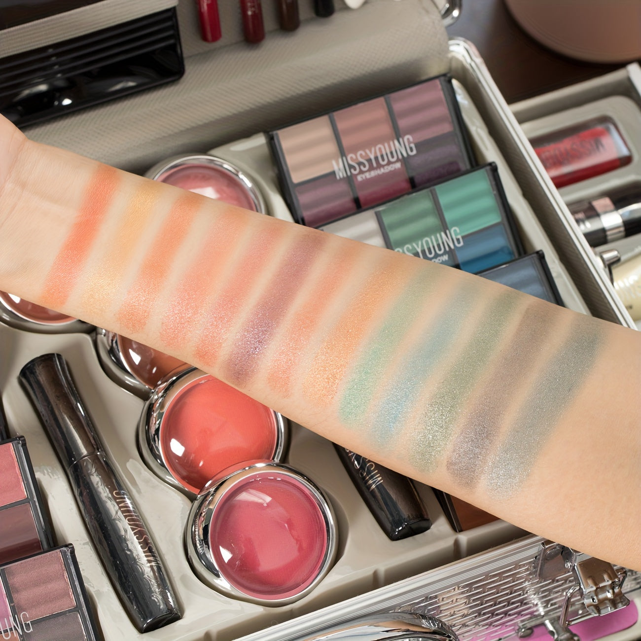 This 106pcs Luxury Cosmetics Gift Set Includes an Eyeshadow Palette, Lip Gloss Set, Lipstick, Concealer, Blush, Mascara, Eyeliner, Loose Powder Brush, And More, All Combined Into One Makeup Gift Set—Perfect for Mom, Best Fr Tidesmit