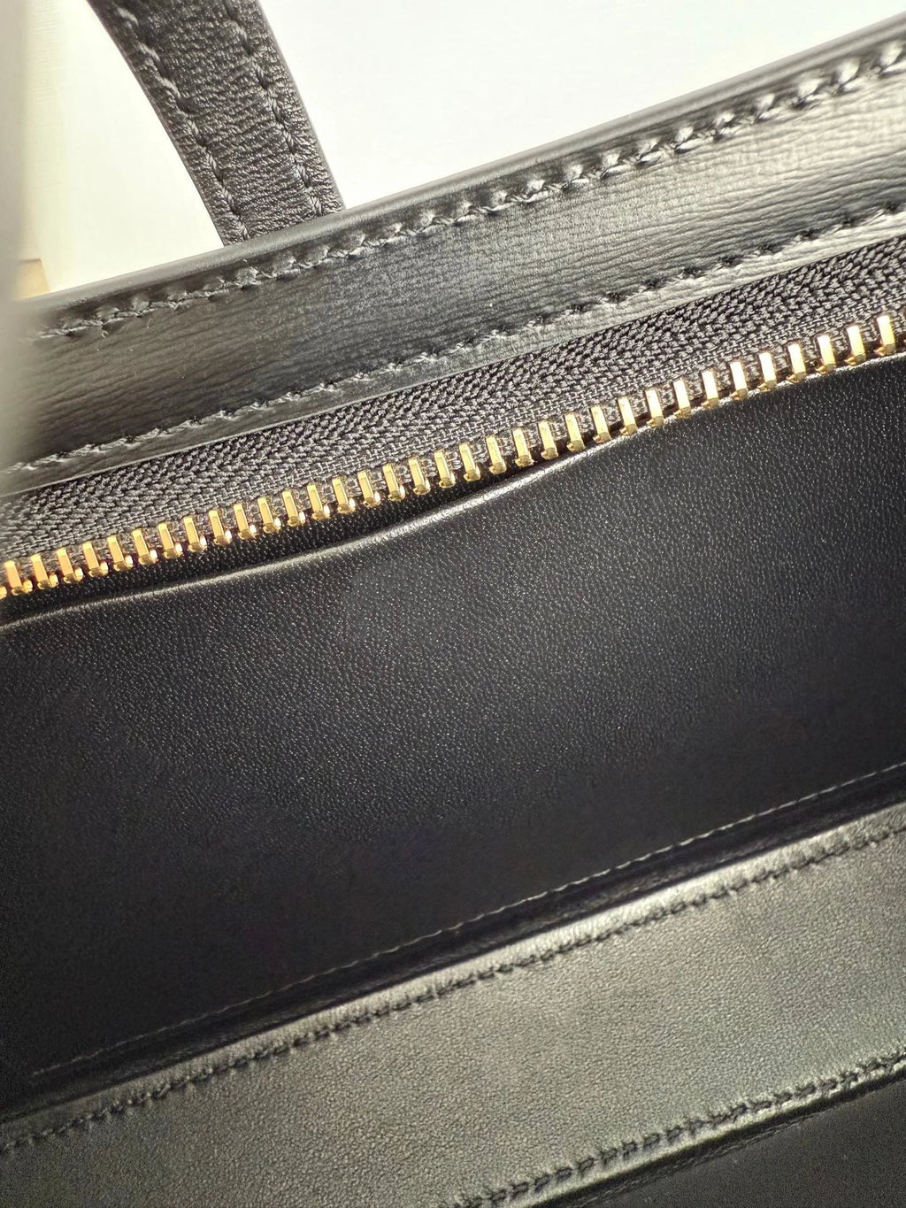 High-End Fashionable Cowhide Armpit Bag French Stick Handbag Versatile Single Shoulder Women's Bag Simple Design