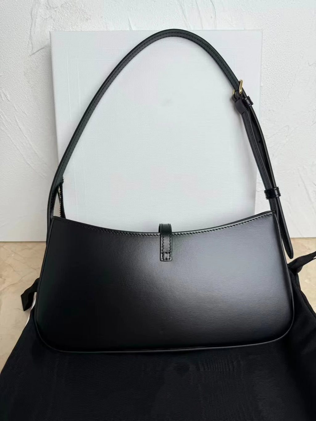High-End Fashionable Cowhide Armpit Bag French Stick Handbag Versatile Single Shoulder Women's Bag Simple Design