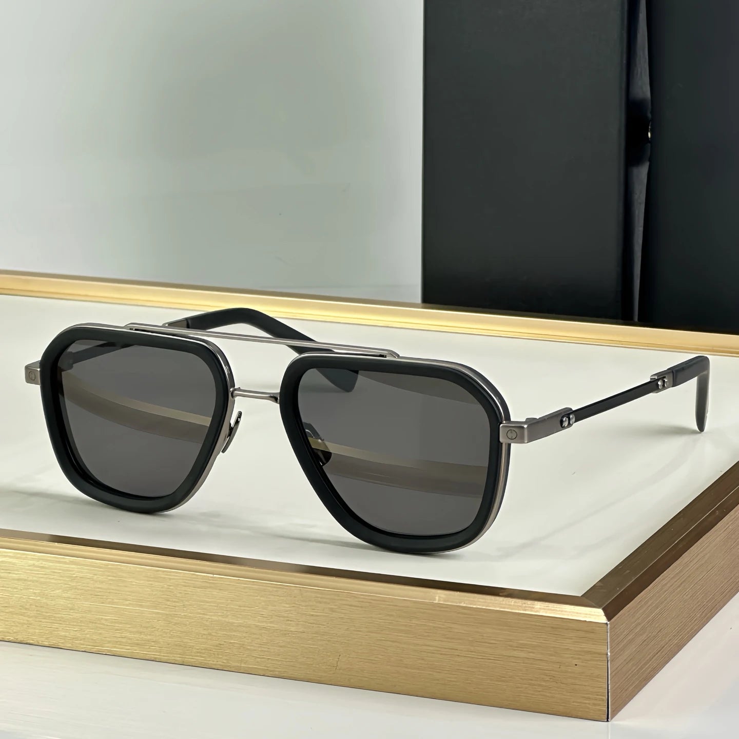 2026 New Design Luxury UV400 Pilot  Sunglasses Women's Square Glasses and Men's Titanium Metal Frame Durable and Stylish