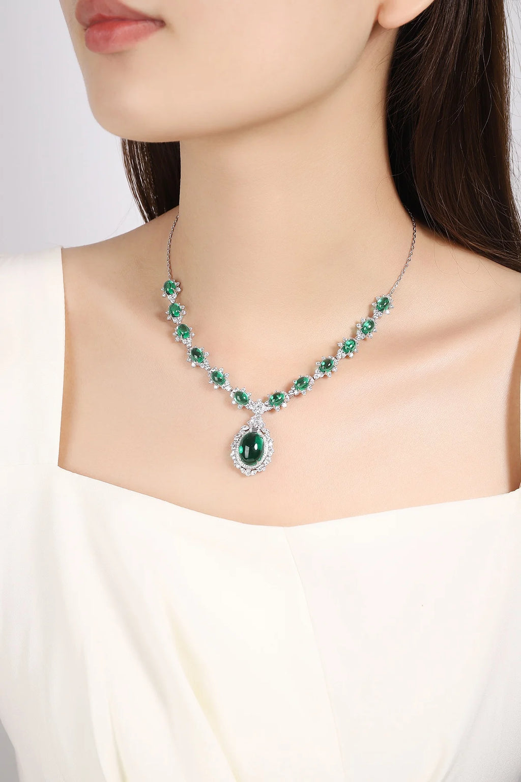 Lanphear Luxury Jewelry Hot Sales Wholesale Silver 925 Fine Chains Necklaces for Women Oval Cut Lab Grown Emerald Fine Necklaces