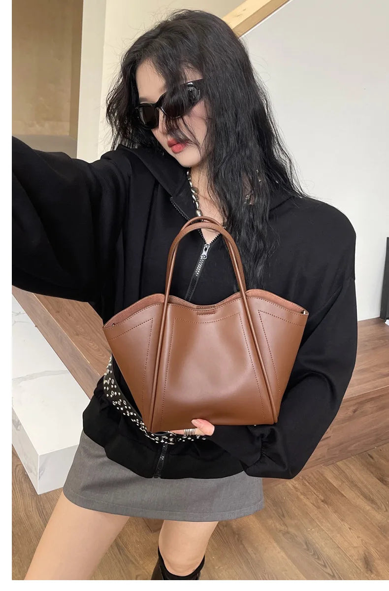 2025 Autumn Winter High-End Niche Genuine Leather Wing Bag Large Capacity Commuter Shoulder Promotional Drawstring Sportpacks