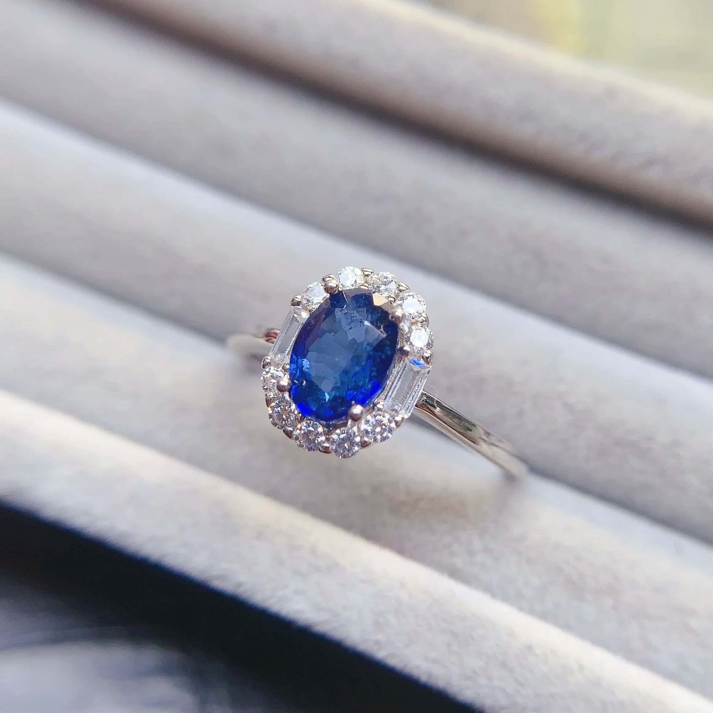 High Fashion Jewelry Set Wholesale Price Inlaid Natural Sapphire Dainty Classic Design Suitable for Engagement,Daily Wear Gifts
