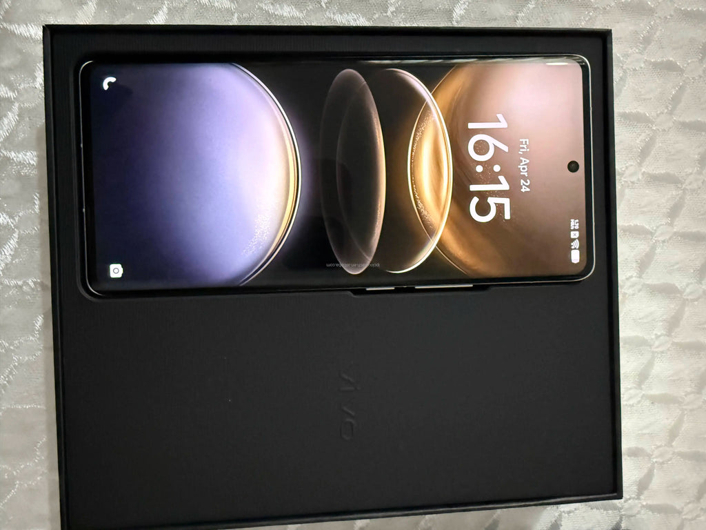 Vivo X100 Ultra 5G smartphone showing 6.78 inch 4K AMOLED display for high performance and gaming.