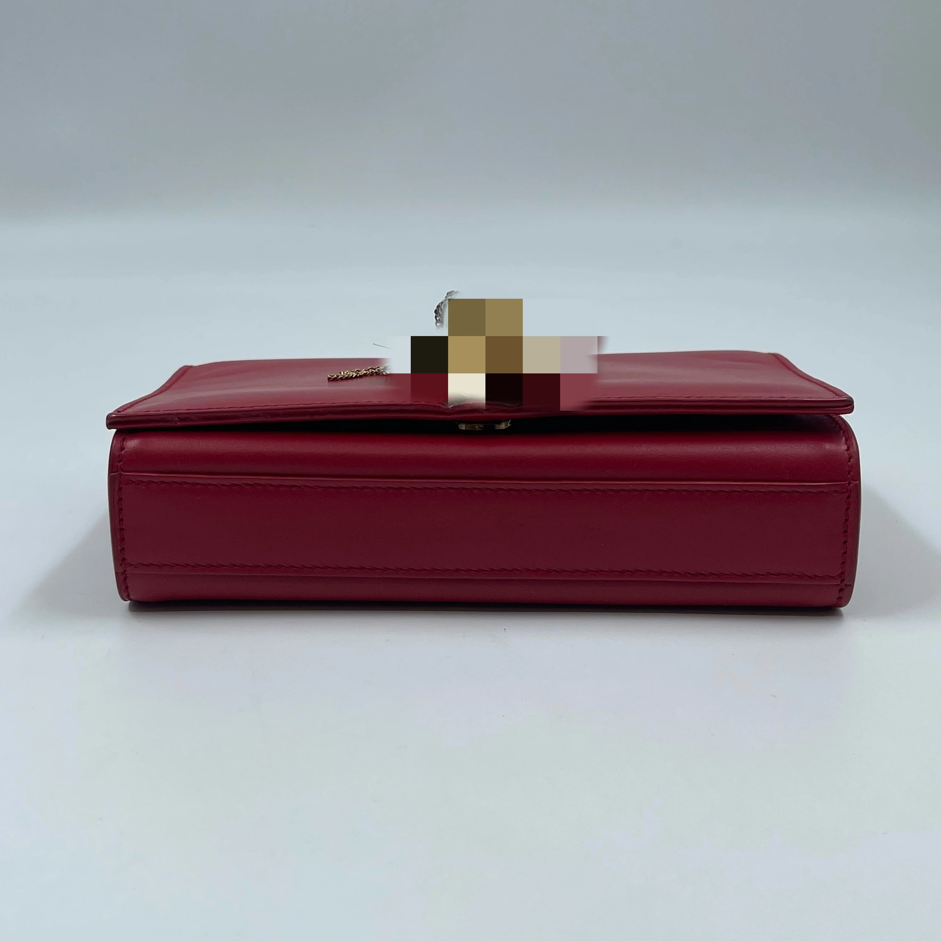 Luxury pre-owned red genuine leather square shoulder bag, designer handbag with metallic closure.