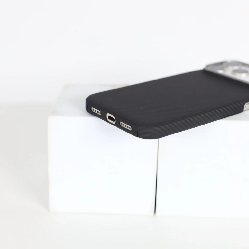 iPhone 17 Pro Max Aramid Fiber Case - Slim Military-Grade Protection Tidesmit