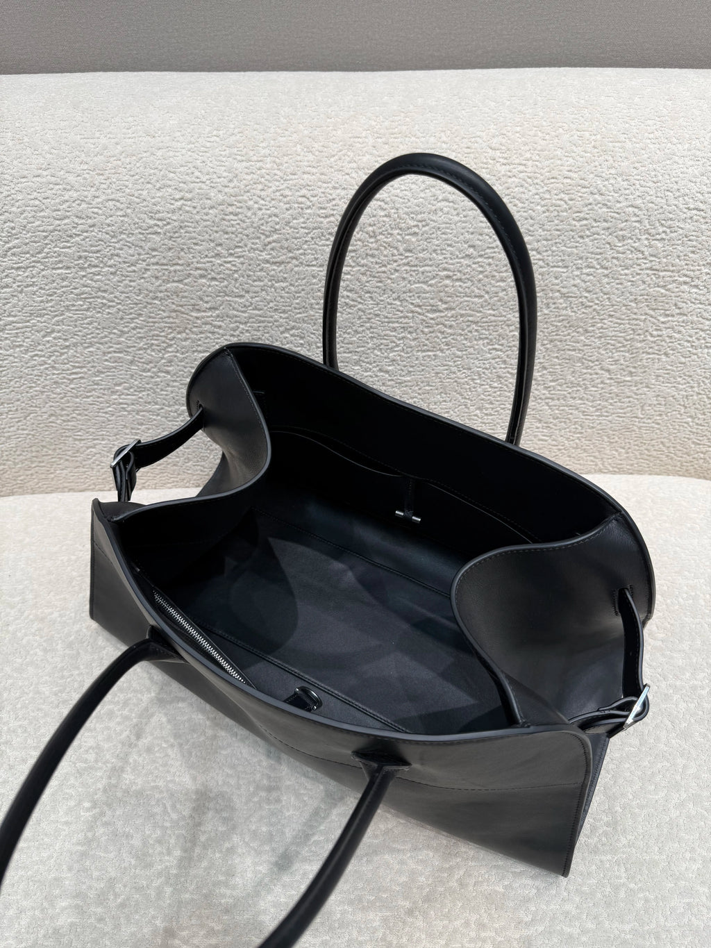 Unisex saddle leather all steel hardware inner sheepskin single shoulder large capacity hand-held horizontal bag