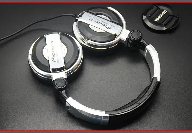 Wireless Gaming Headset with Active Noise Cancellation - Pioneer Silver Tidesmit