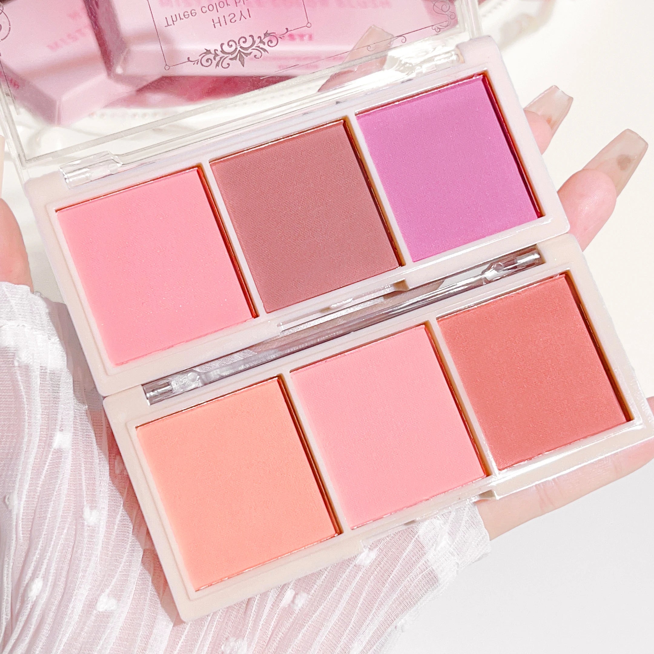 Tidesmit HISYI three-color matte face blush showing natural powder texture and soft color payoff for vitality makeup