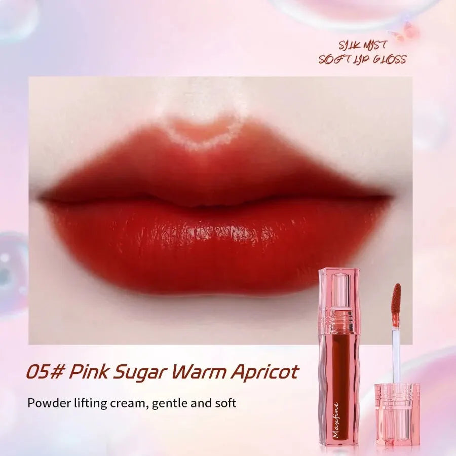 Highly pigmented warm apricot liquid lipstick, moisturizing waterproof lip glaze with a glossy, non-stick finish.