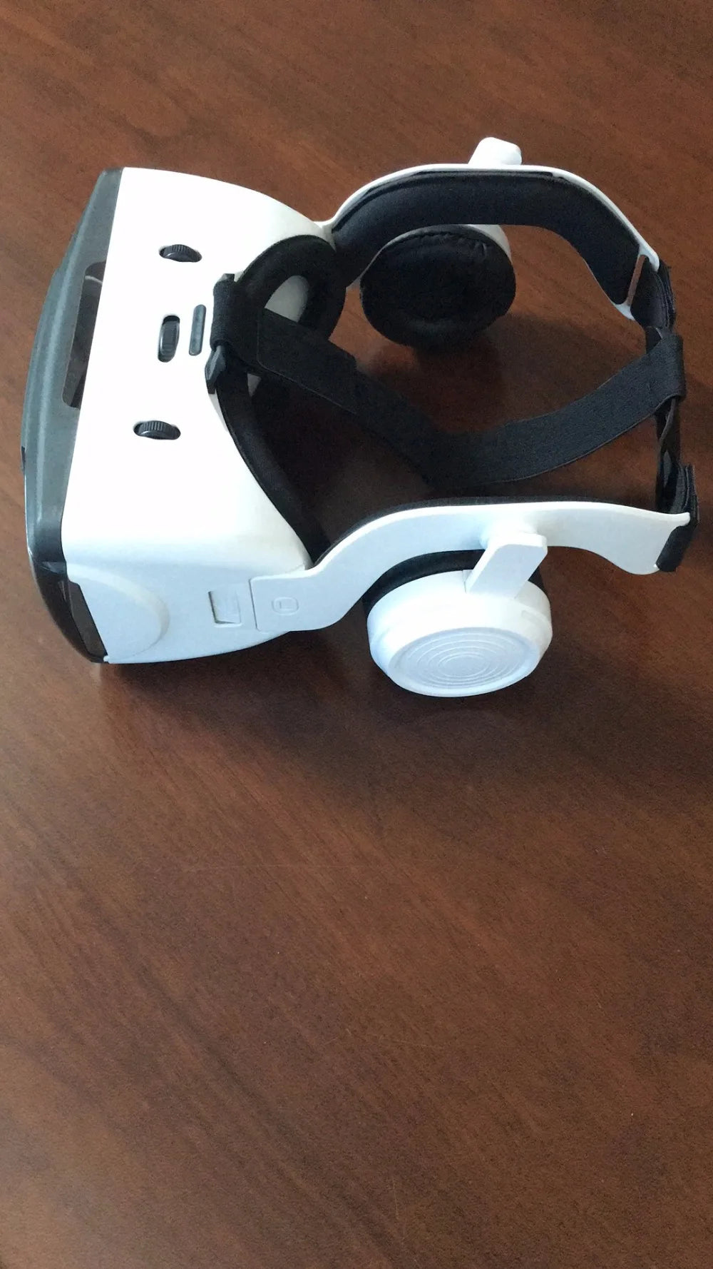 Tidesmit Smartphone VR Headset with Adjustable Lenses and Remote Control Tidesmit