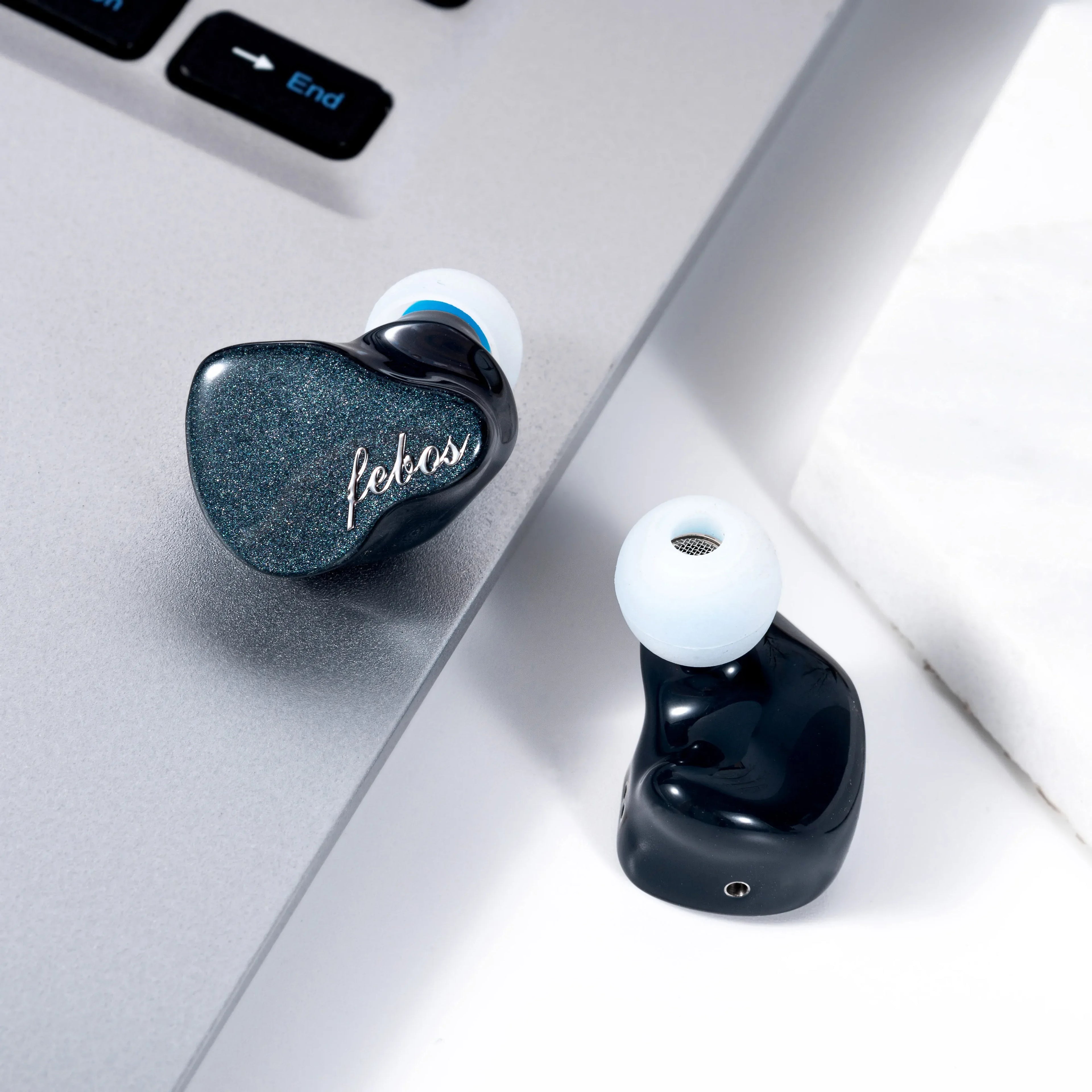 Mega5Est In-Ear Monitors: 5-Driver Hi-Fi Earphones by Tidesmit Tidesmit