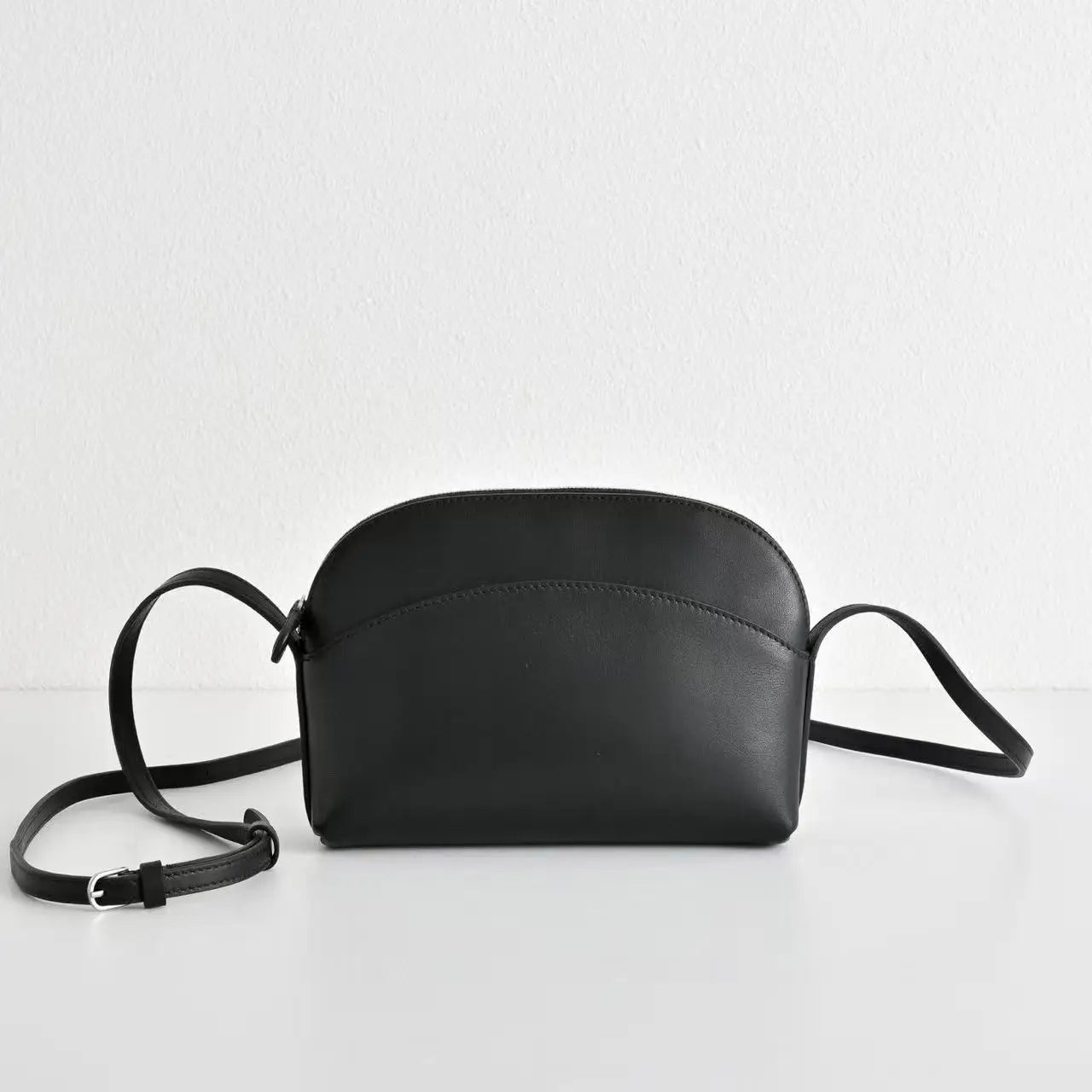 2026 New Women's Sheepskin Shoulder Bag, Elegant Texture and Versatile