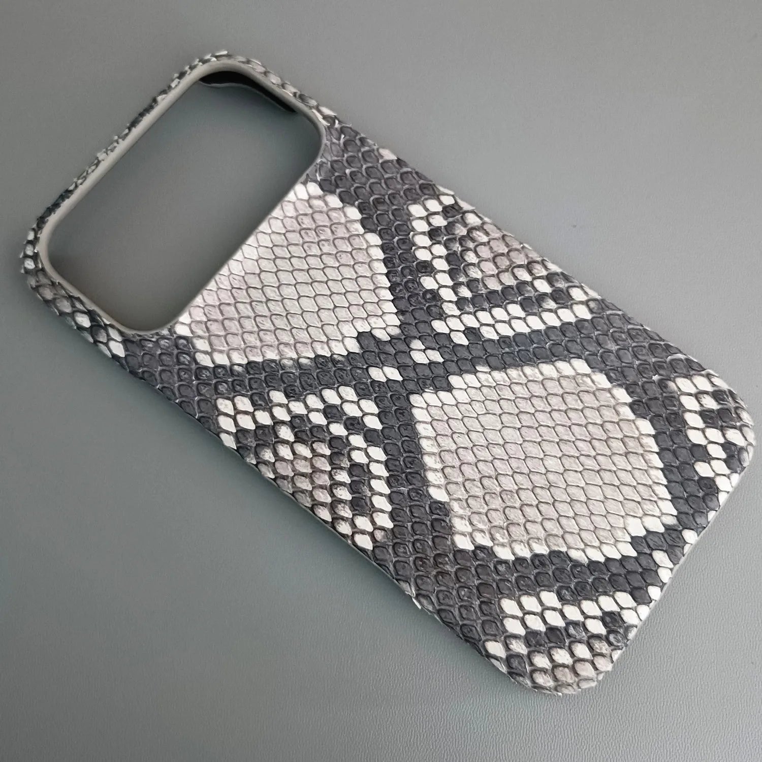 Python Leather iPhone Case: Genuine Snakeskin Slim Fit Protection Tidesmit