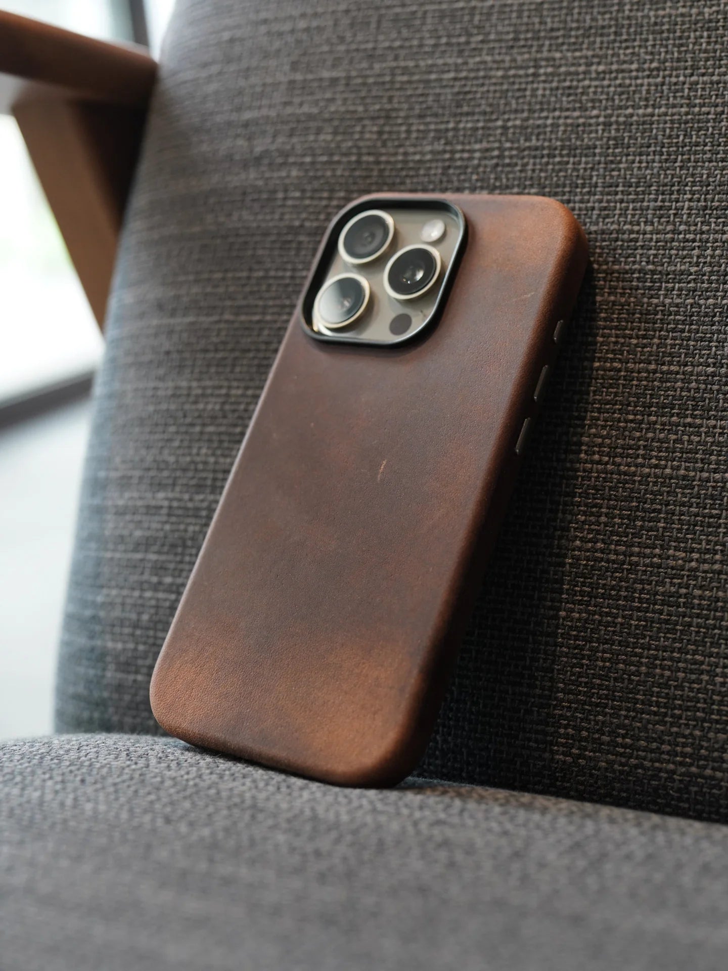 Horween Leather iPhone 16 Pro Max Case - Slim Protective Cover Brown Tidesmit