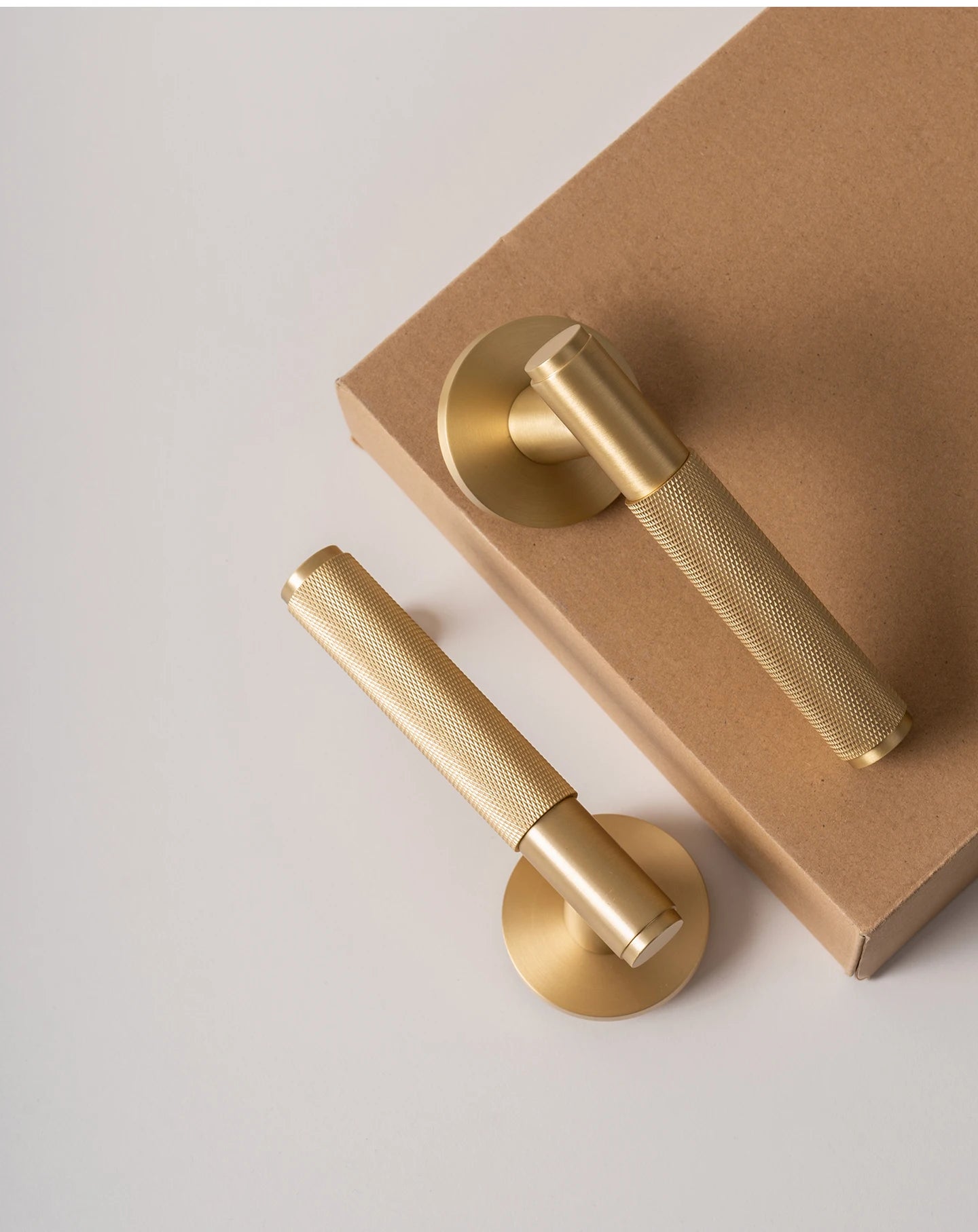 DOOROOM Brass Door Lock Set Modern Knurled Matte Brushed Copper Interior Door Lock Decorative Lock Privacy Lock Passage Lock