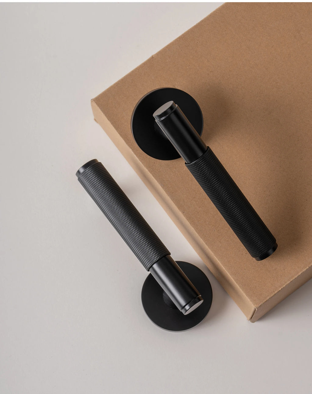 DOOROOM Brass Door Lock Set Modern Knurled Matte Black Interior Door Lock Decorative Lock Privacy Lock Passage Lock
