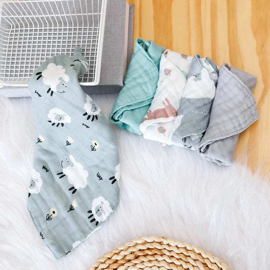HappyFlute New 30*30CM Cute Animals Print 5PCS Set Bamboo Cotton Hanging Design Baby For Home Or Travel Use Baby Square Towel