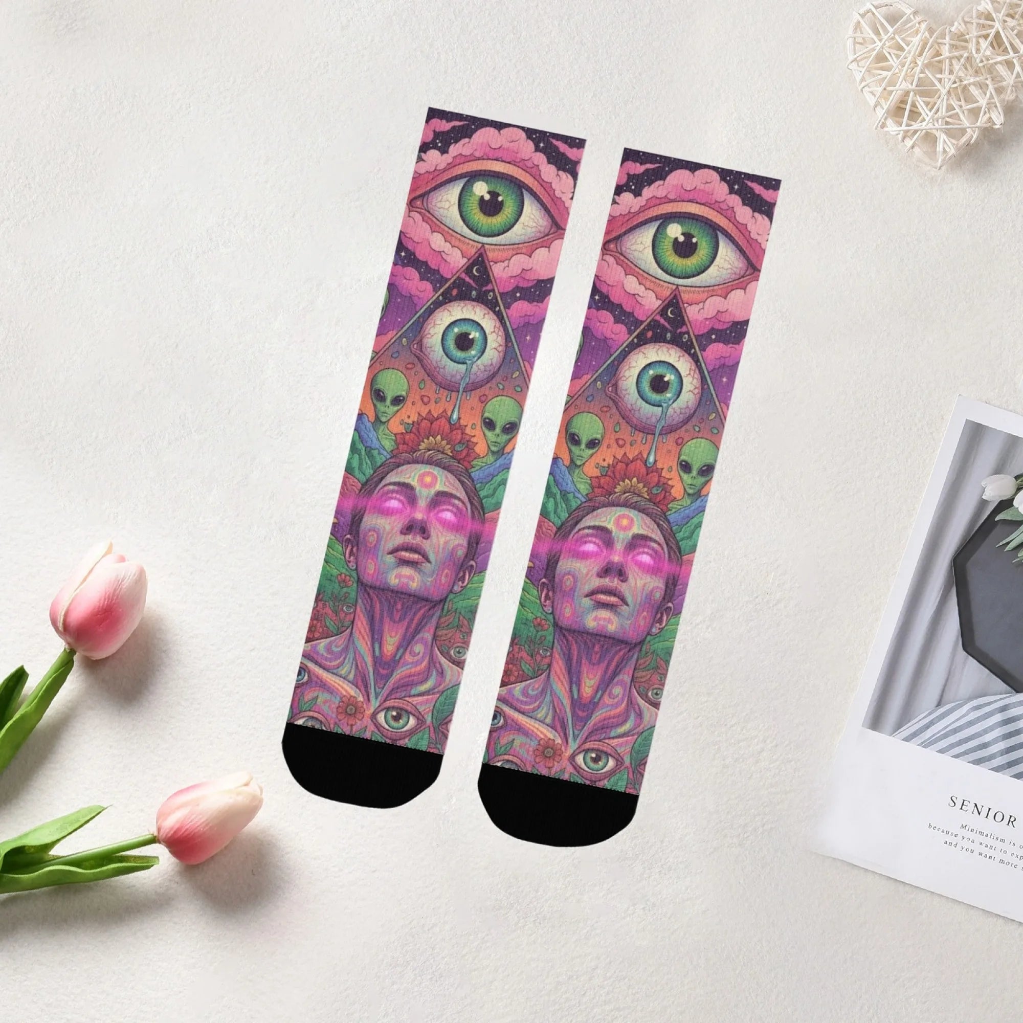 Mystery Eyes Happy Alien Psychedelic Socks Casual Fashion Men's Socks Novelty Funny Compression Socks Crazy Street Hip-Hop Socks