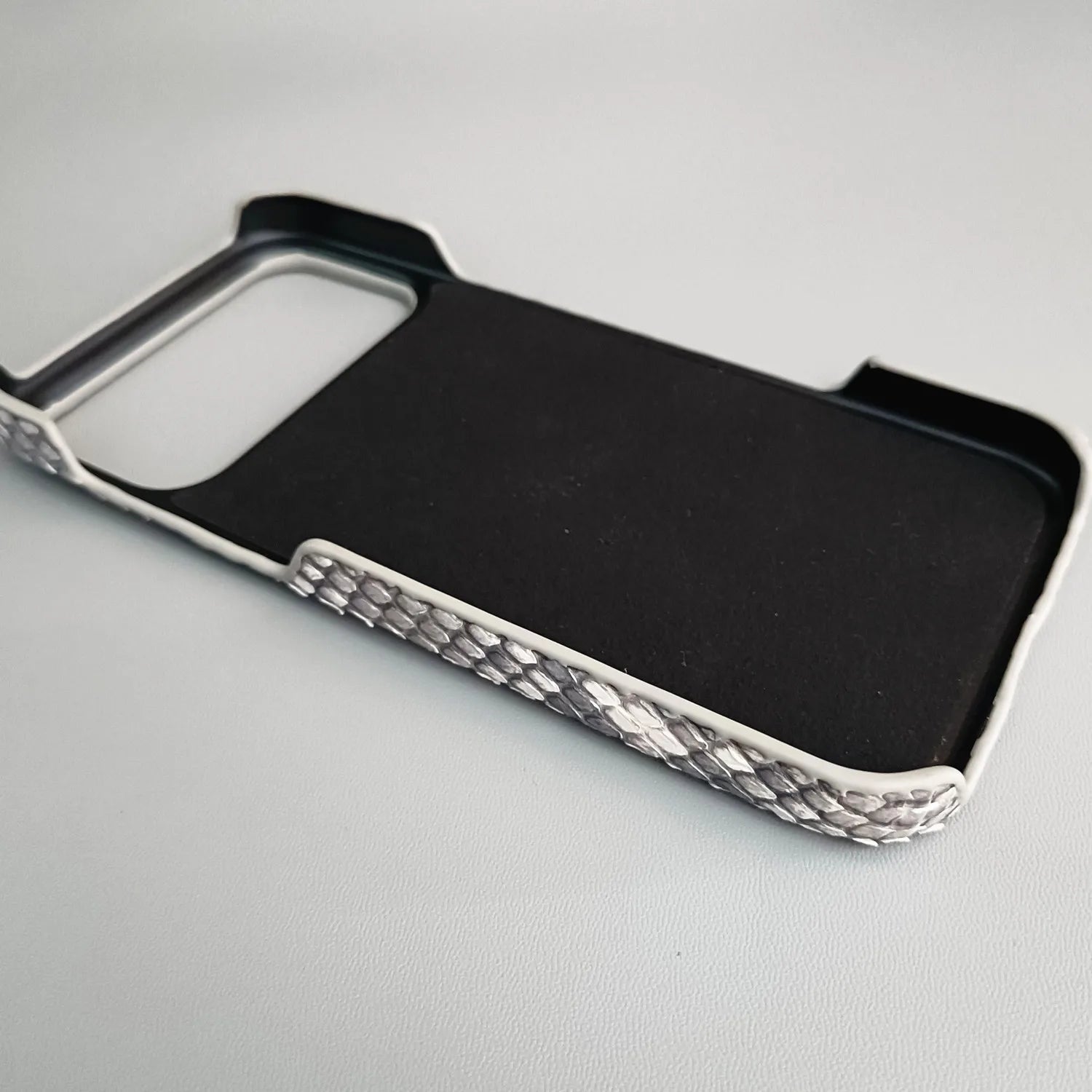 Python Leather iPhone Case: Genuine Snakeskin Slim Fit Protection Tidesmit