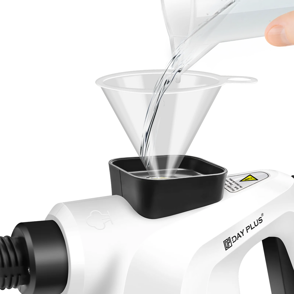 Tidesmit high pressure steam cleaner featuring 2.5m cable, steam cannon and 9-piece accessory set for deep cleaning.