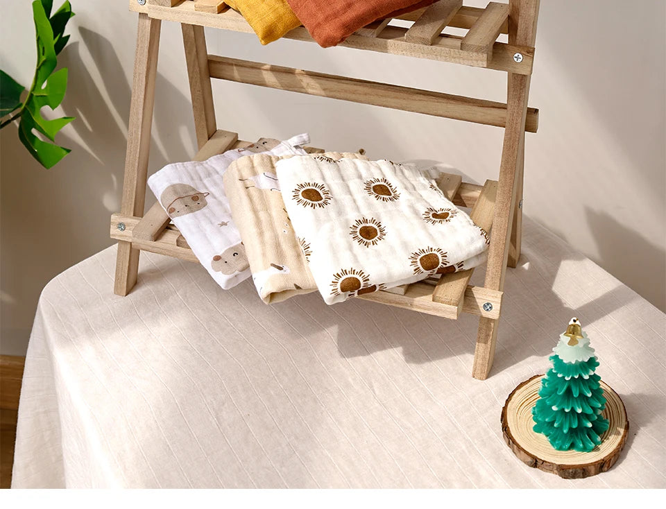 HappyFlute New 30*30CM Cute Animals Print 5PCS Set Bamboo Cotton Hanging Design Baby For Home Or Travel Use Baby Square Towel