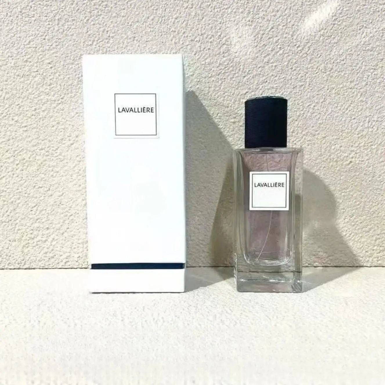 Lavallière 125ml unisex perfume: long-lasting oriental woody, grapefruit, floral scent in a tall glass bottle with cap.
