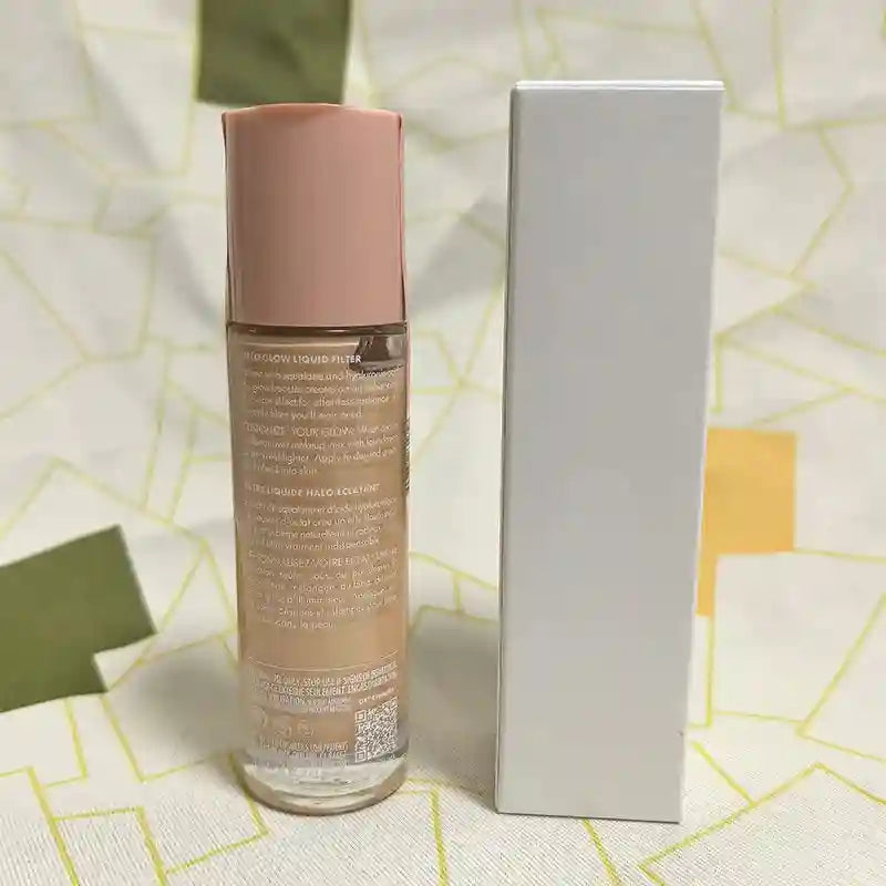 Tidesmit long-wearing moisturizing liquid foundation and concealer gel texture close-up for bright face makeup