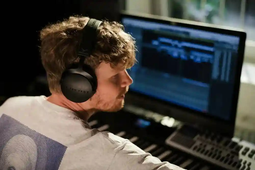 DT 700 Pro X Closed Back Studio Headphones - Precision HiFi Audio Tidesmit