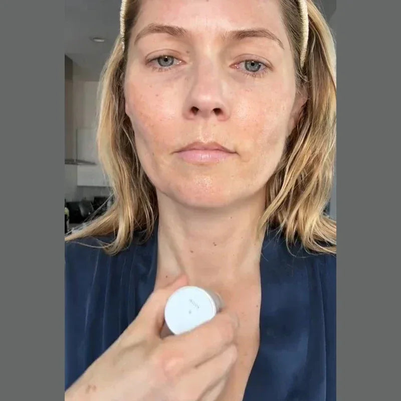 Tidesmit anti aging retinol and hyaluronic acid face balm for skin tightening and pore firming texture close-up