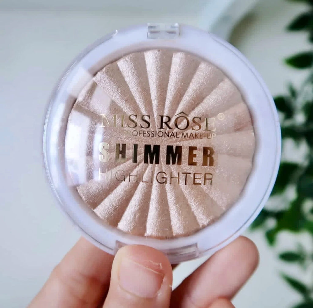 Tidesmit 3D pearlescent shimmer highlighter powder texture close-up for radiant face makeup and matte finish