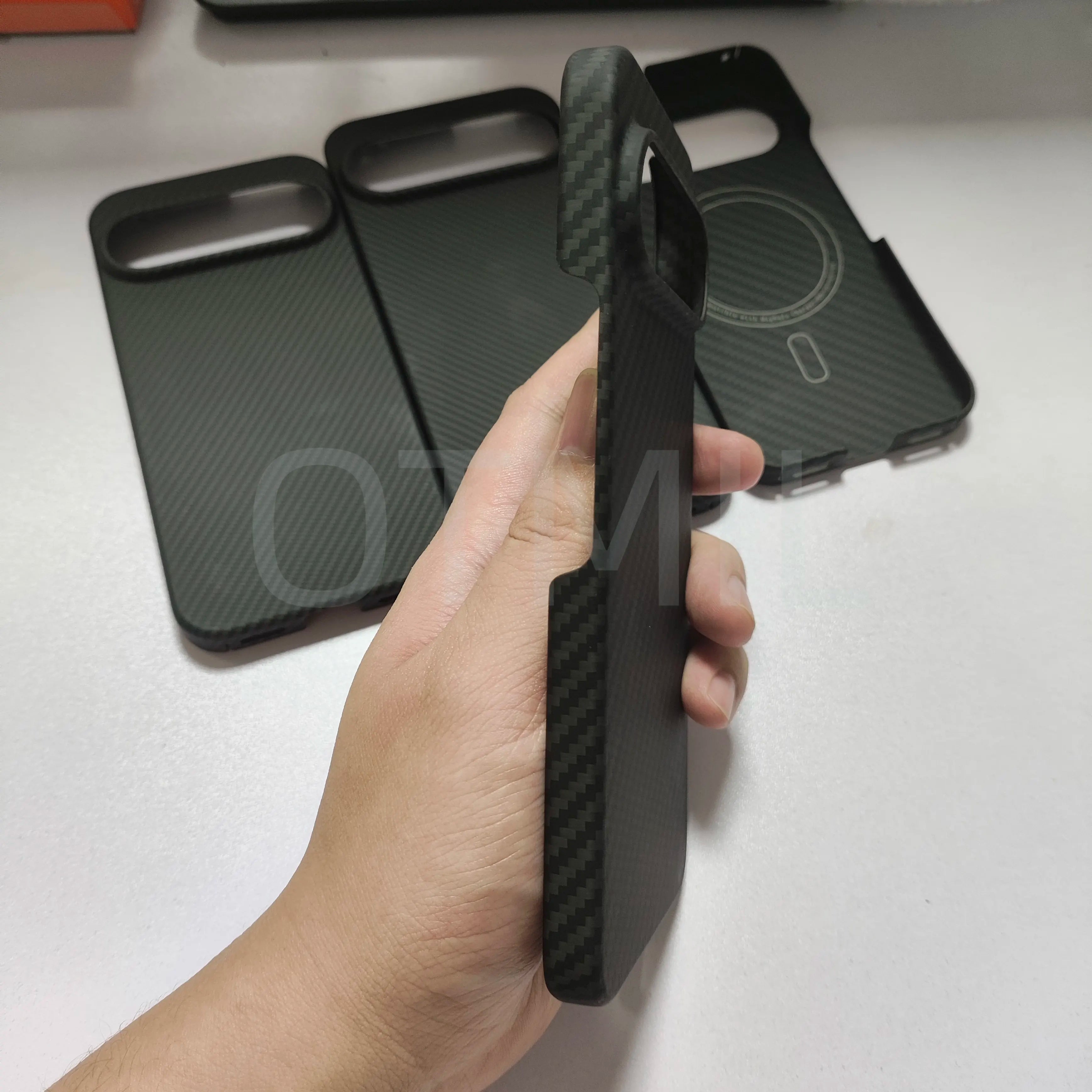 Google Pixel 10 Pro XL Carbon Fiber MagSafe Slim Case Tidesmit