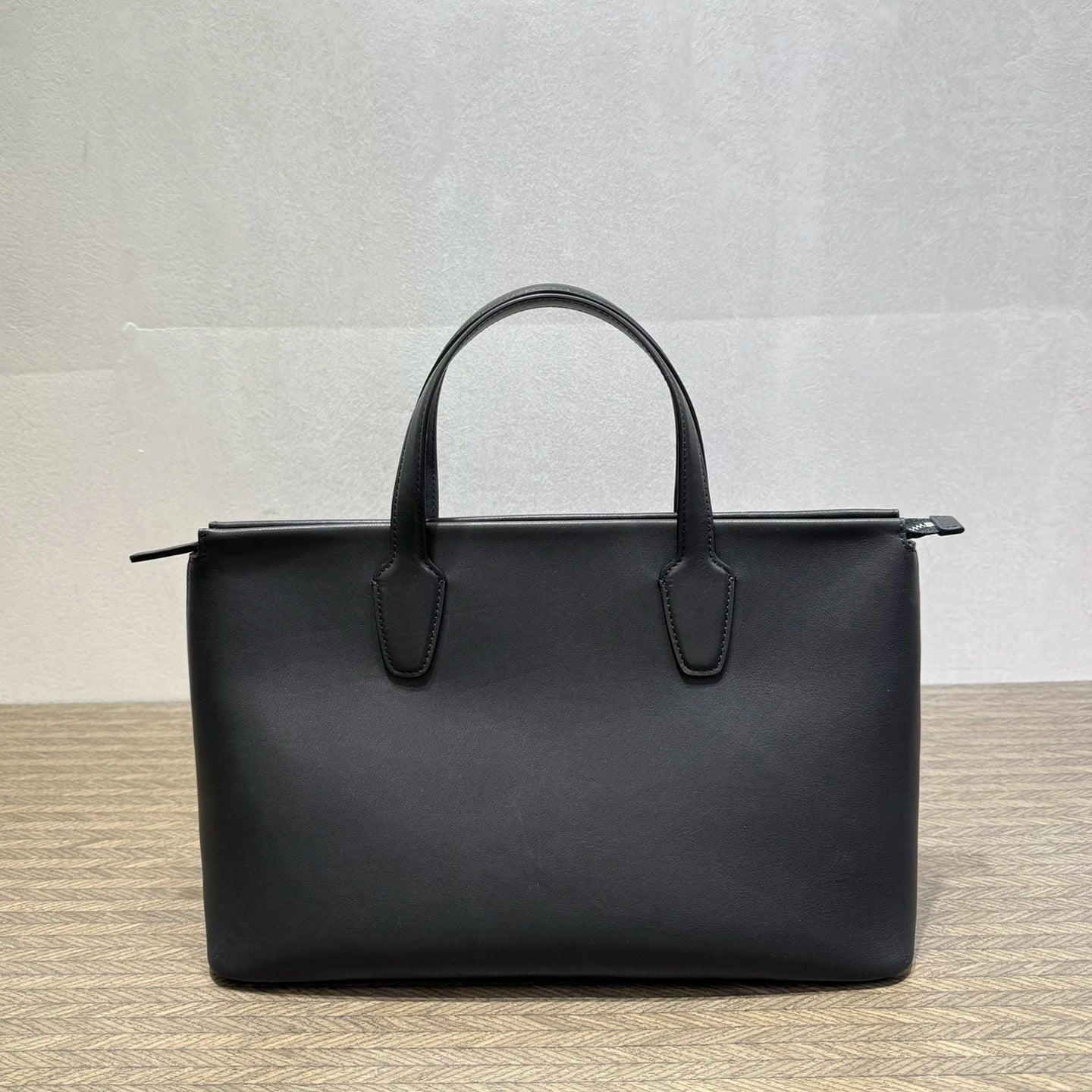 Vintage Genuine Leather Handbag Women Sheepskin Lining Soft Retro Top Grain Cowhide  Water Absorbing Large Capacity Commuter