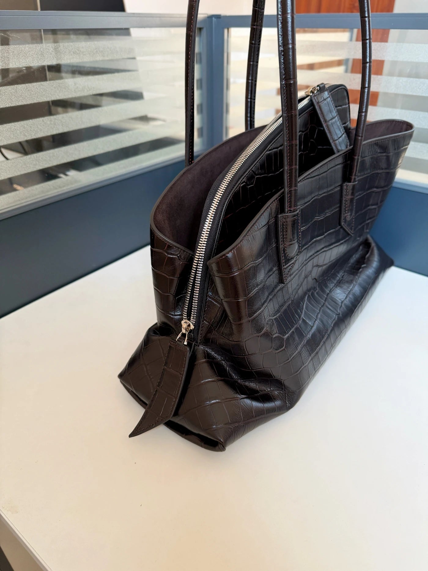 Original Designer Brand Cowhide Single-shoulder Hand-carry Commuter Large-capacity Underarm Tote Bags for Women