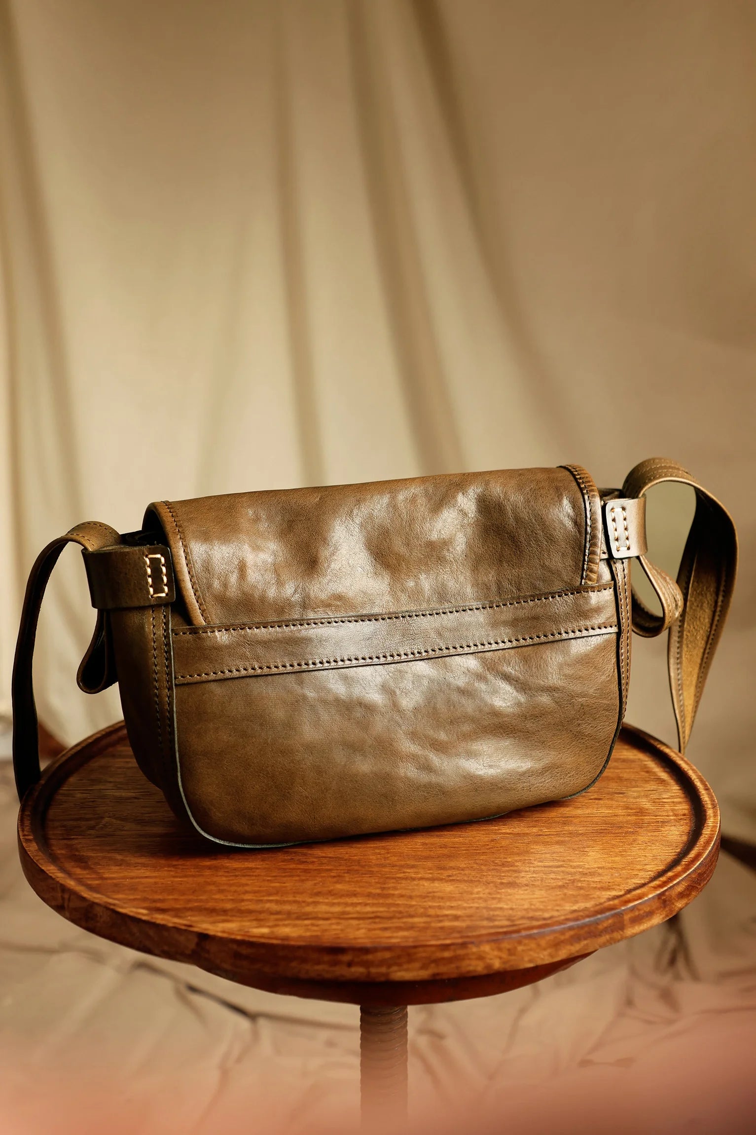 Casual daily luxury vintage designer handmade genuine leather men's women's shoulder bag vegetable tanned cowhide crossbody bag