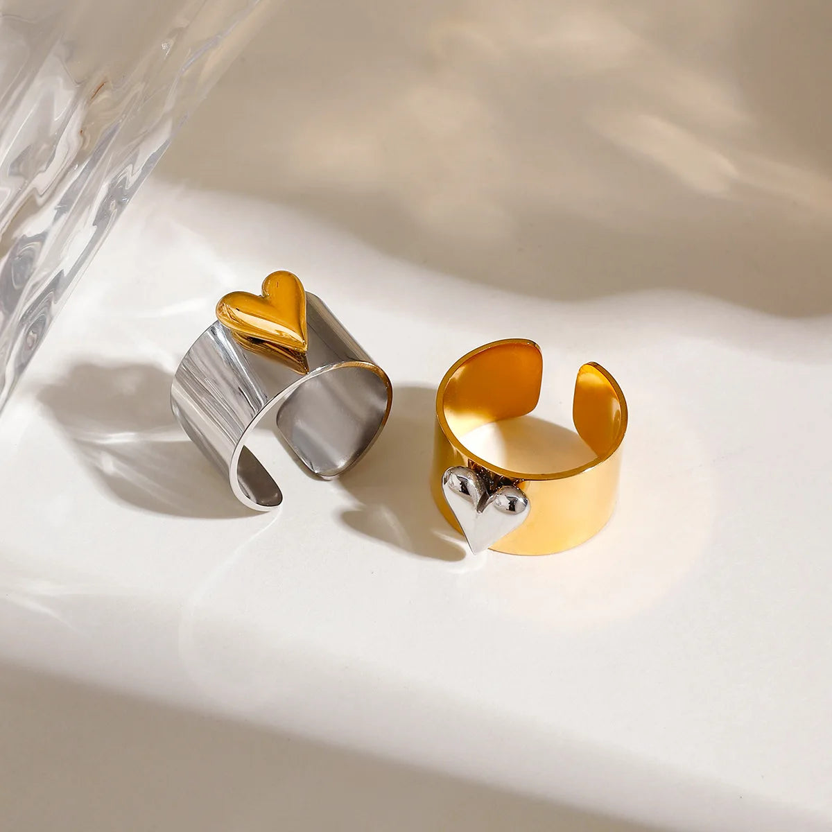 European and American stainless steel gold and silver color-matched fashionable heart-shaped opening rings, personalized titaniu