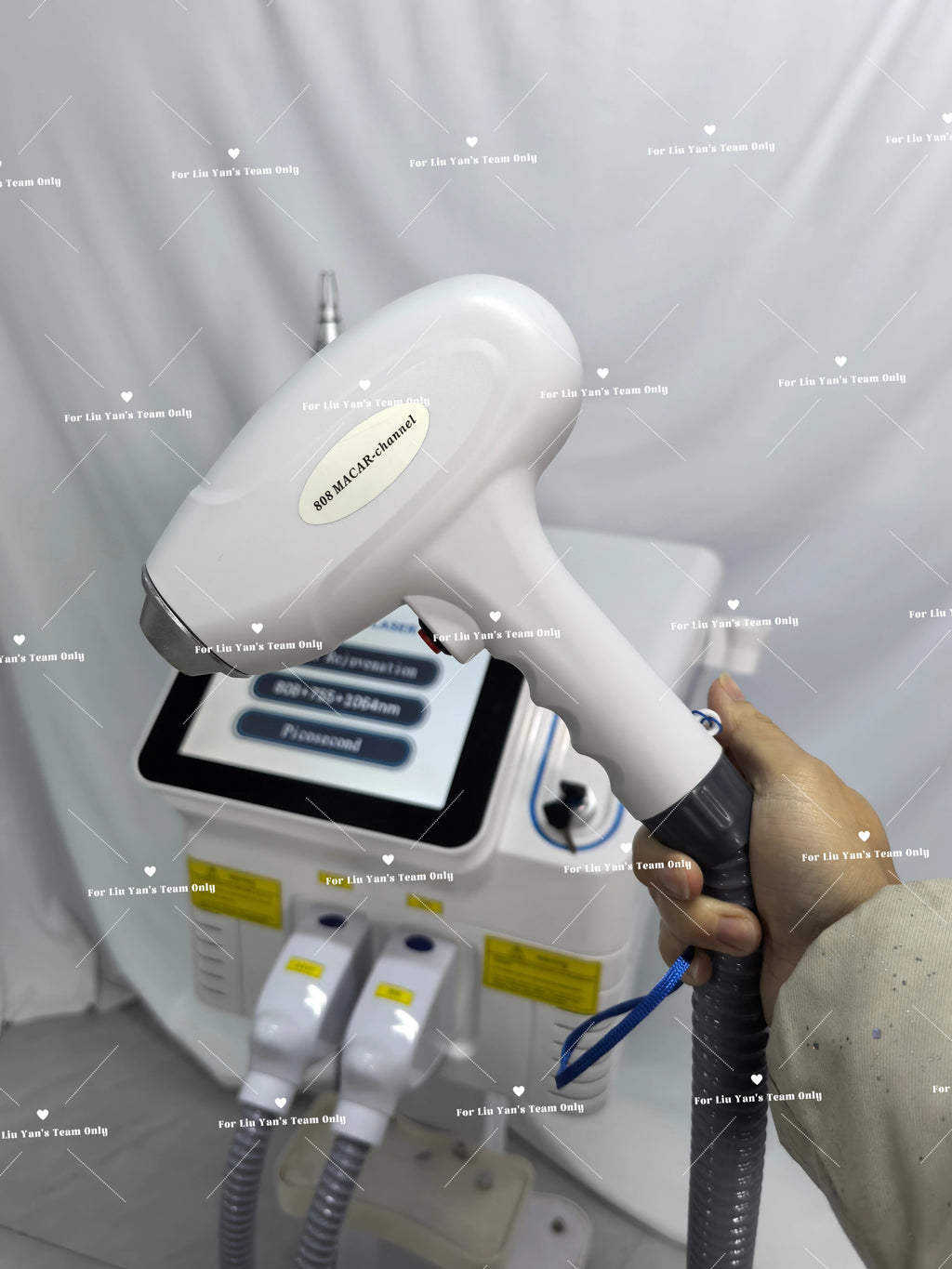 Tidesmit 2-in-1 Diode and Picosecond Laser machine for professional hair, tattoo, and mole removal skin treatment.