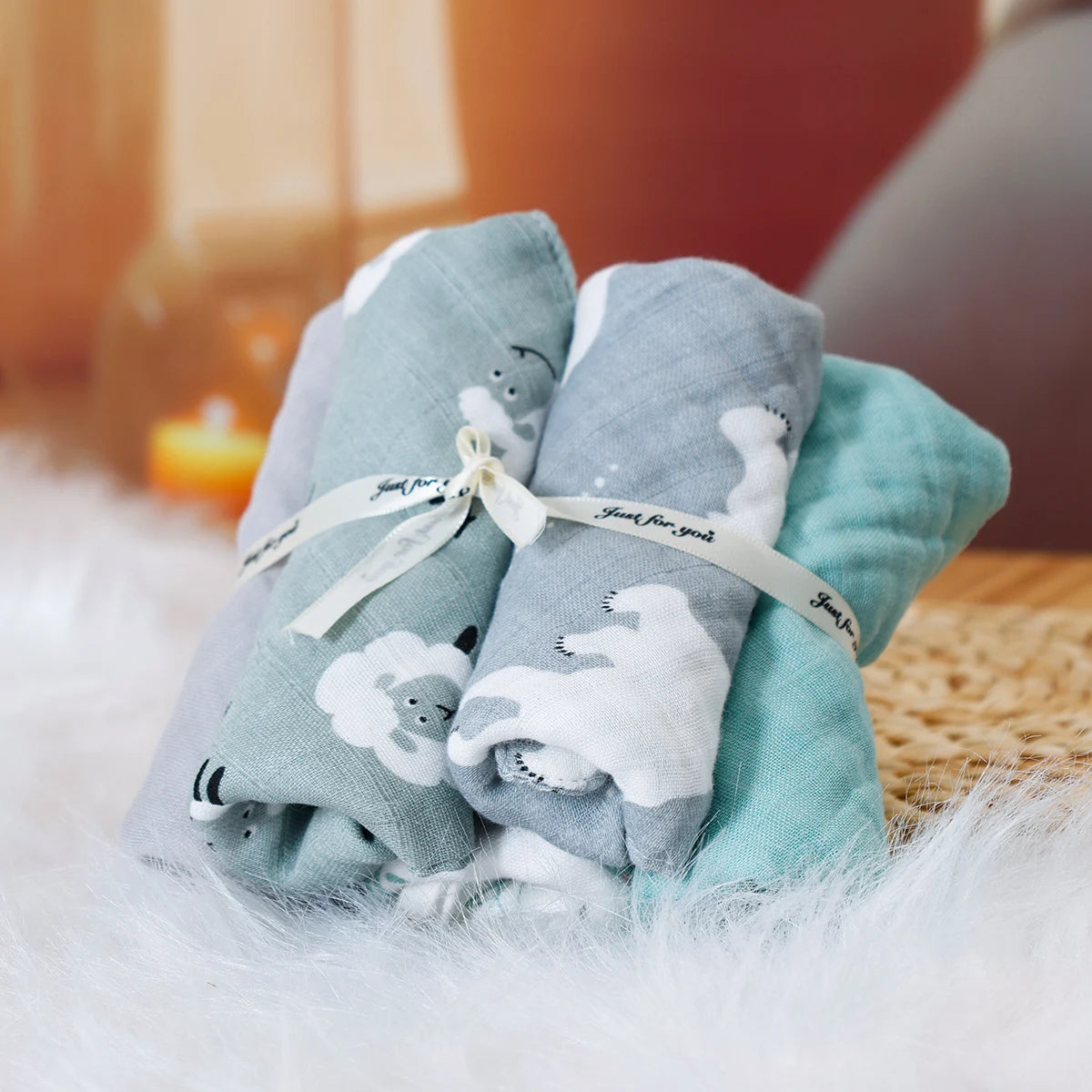 HappyFlute New 30*30CM Cute Animals Print 5PCS Set Bamboo Cotton Hanging Design Baby For Home Or Travel Use Baby Square Towel