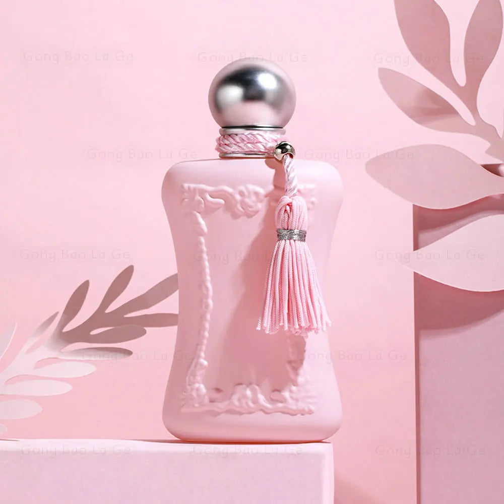 Gong Bao La Ge 75ml floral Eau de Parfum for women. Pink luxury bottle with tassel, feminine long-lasting fragrance.