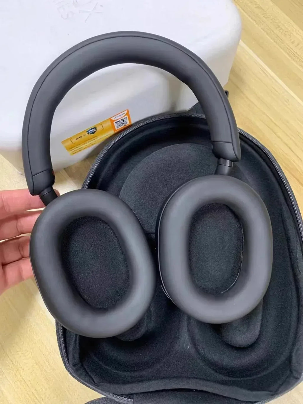 Sony WH-1000XM5 Wireless Noise Cancelling Headphones by Tidesmit Tidesmit