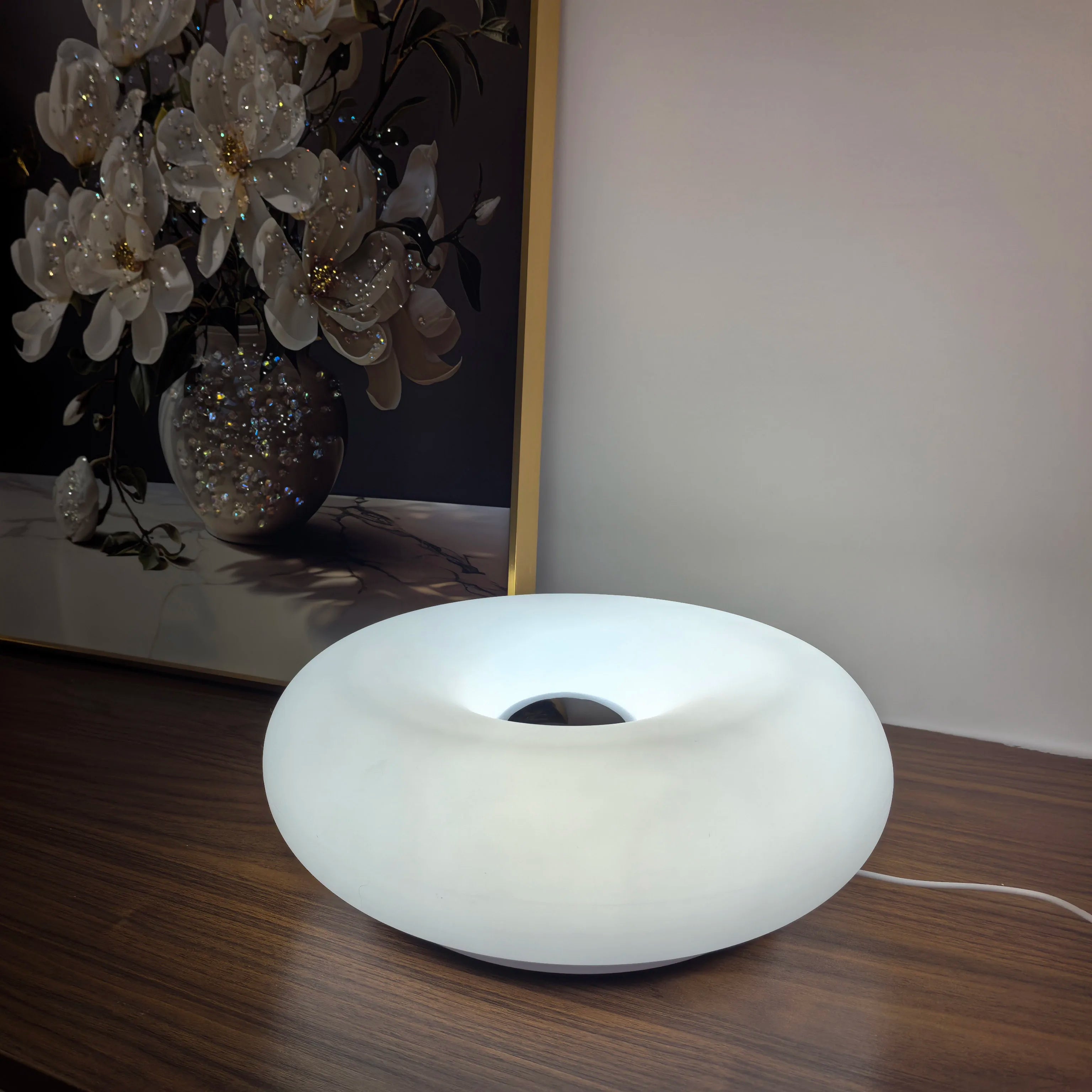 Bauhaus Ring Light: Minimalist Adjustable LED Table Lamp for Content Tidesmit
