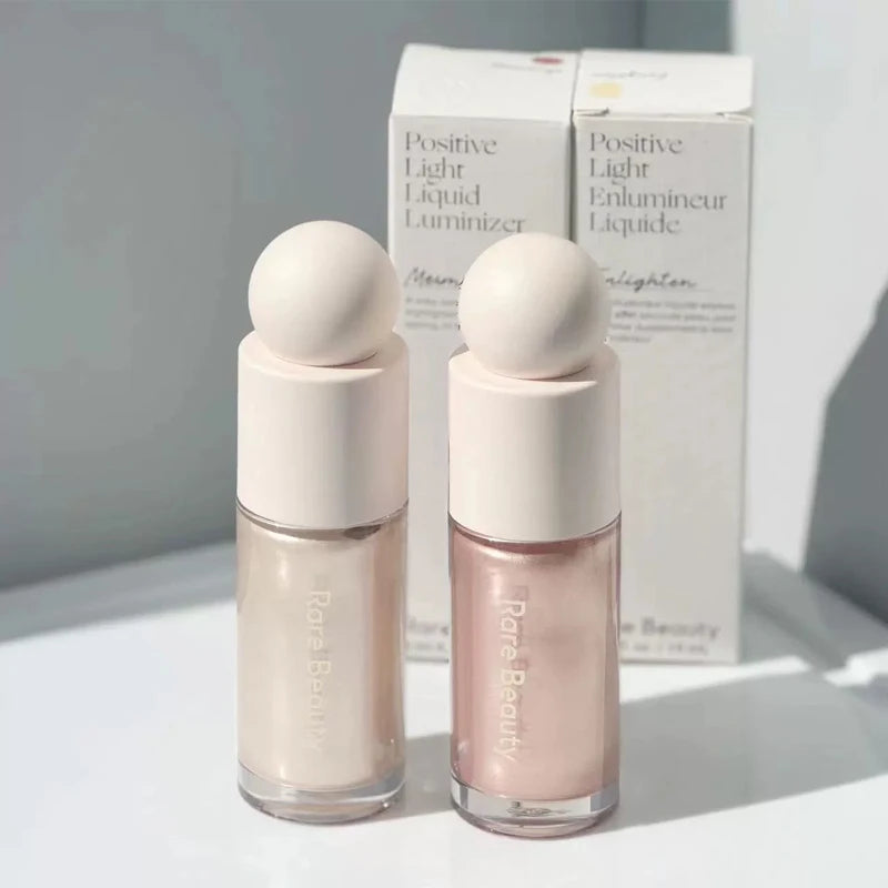 Tidesmit liquid shimmer blush and face highlighter showing radiant glitter texture and natural makeup glow swatch