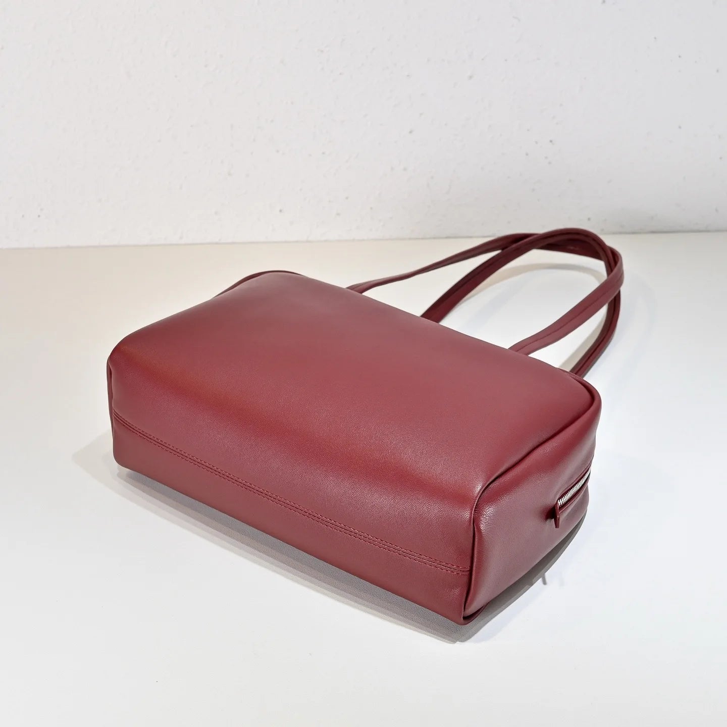 New  sheepskin bowling bag for autumn and winter 2025, high-quality long handled shoulder bag, sheepskin handbag