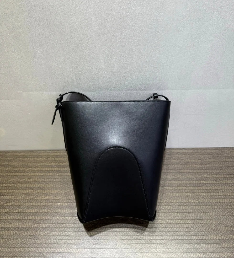 2026 New Bucket Bag Rear Saddle Design High end Leather Shoulder Bag Leather Crossbody Bag