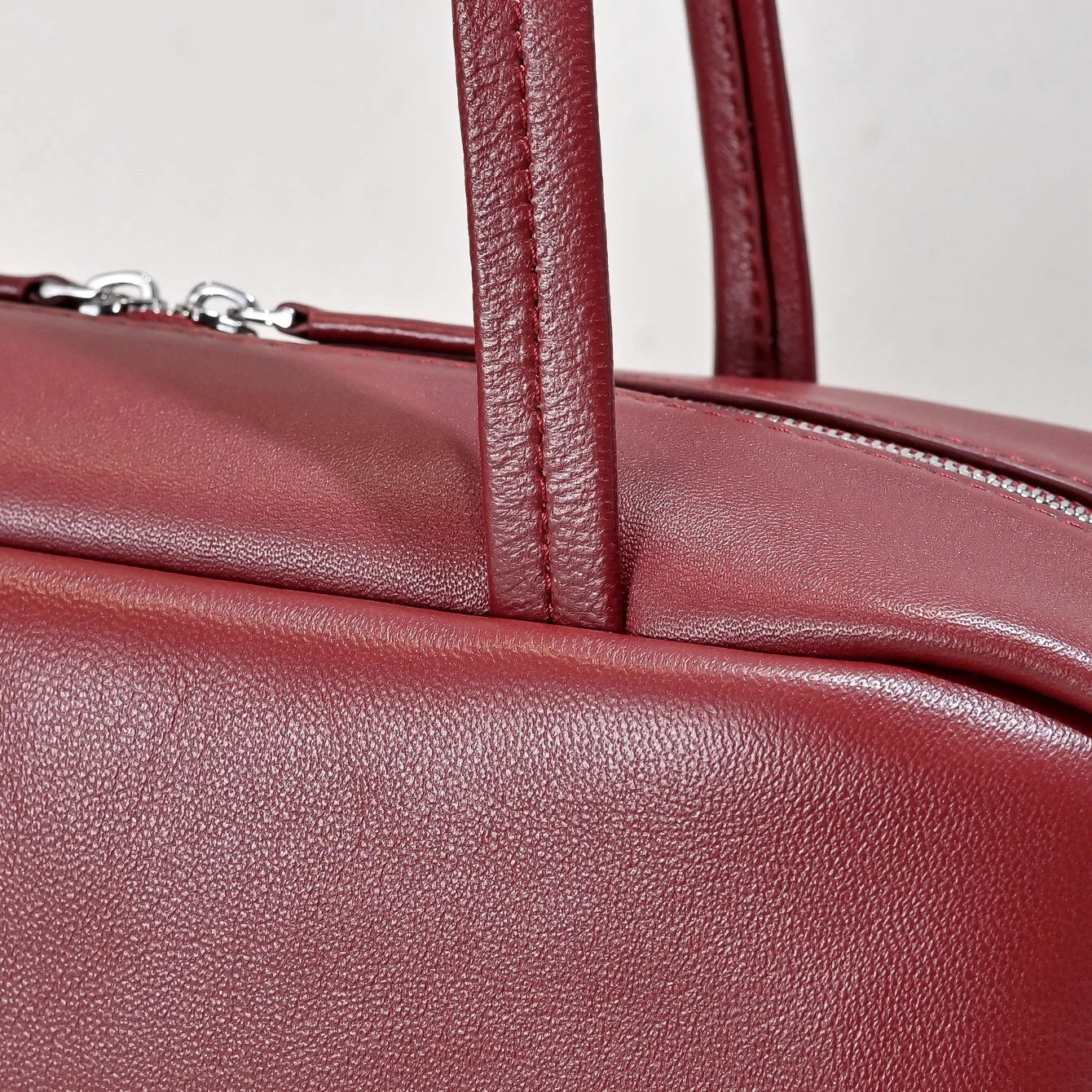 New  sheepskin bowling bag for autumn and winter 2025, high-quality long handled shoulder bag, sheepskin handbag