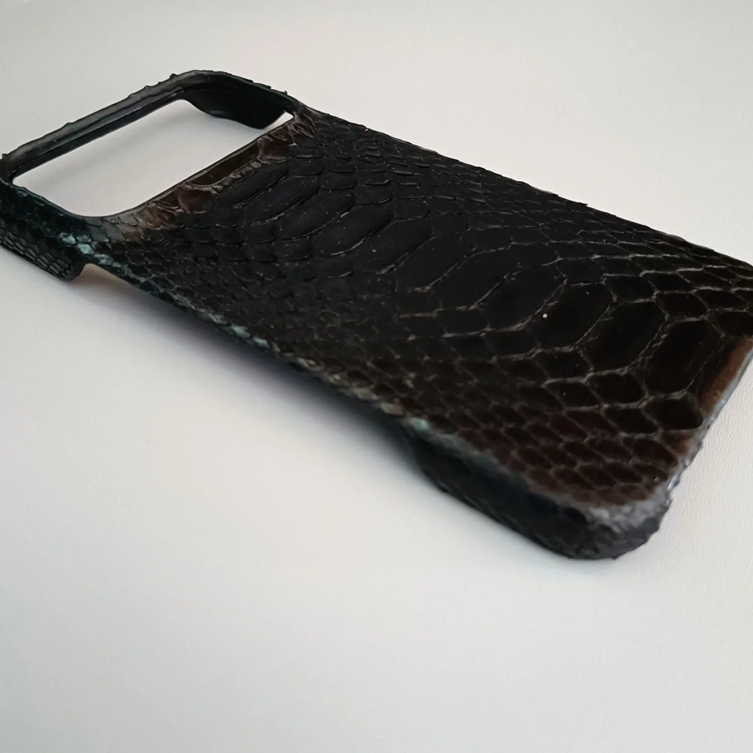 Python Leather iPhone Case: Genuine Snakeskin Slim Fit Protection Tidesmit