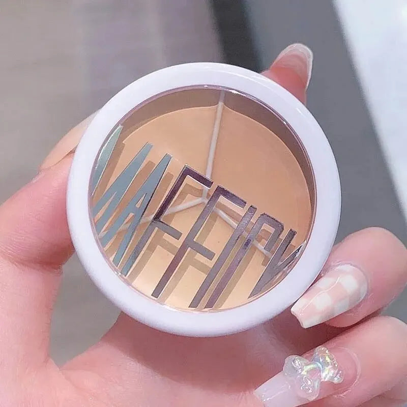 Tidesmit 3-Color Concealer Palette for dark circles and face makeup texture close-up