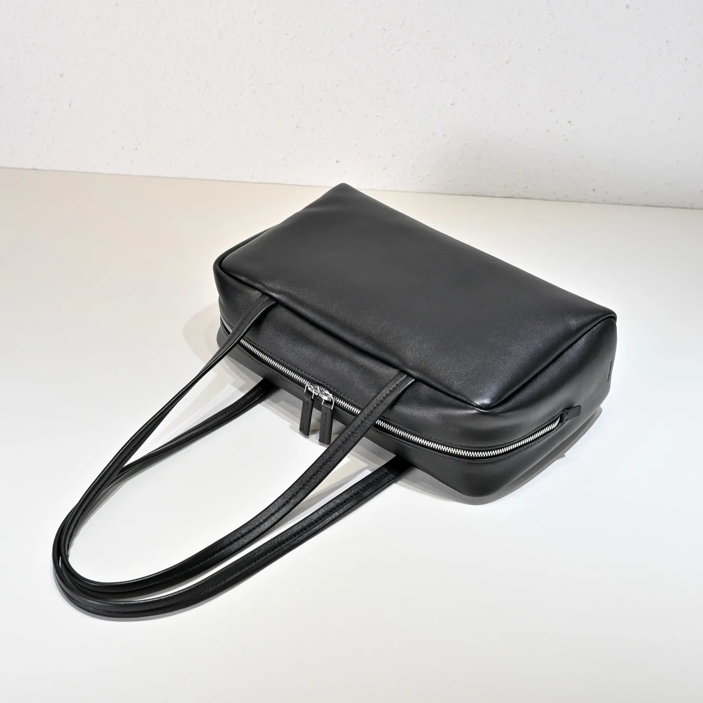 New  sheepskin bowling bag for autumn and winter 2025, high-quality long handled shoulder bag, sheepskin handbag