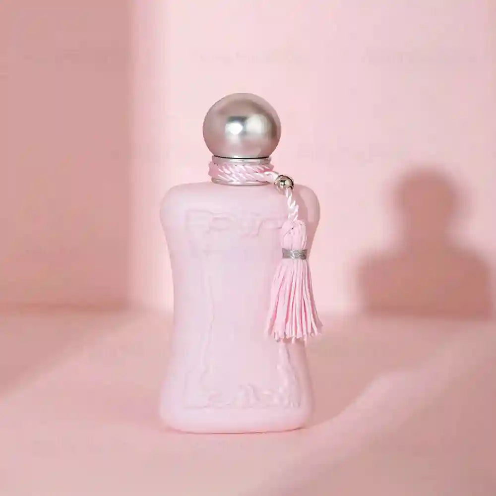Gong Bao La Ge 75ml floral Eau de Parfum for women. Pink luxury bottle with tassel, feminine long-lasting scent.