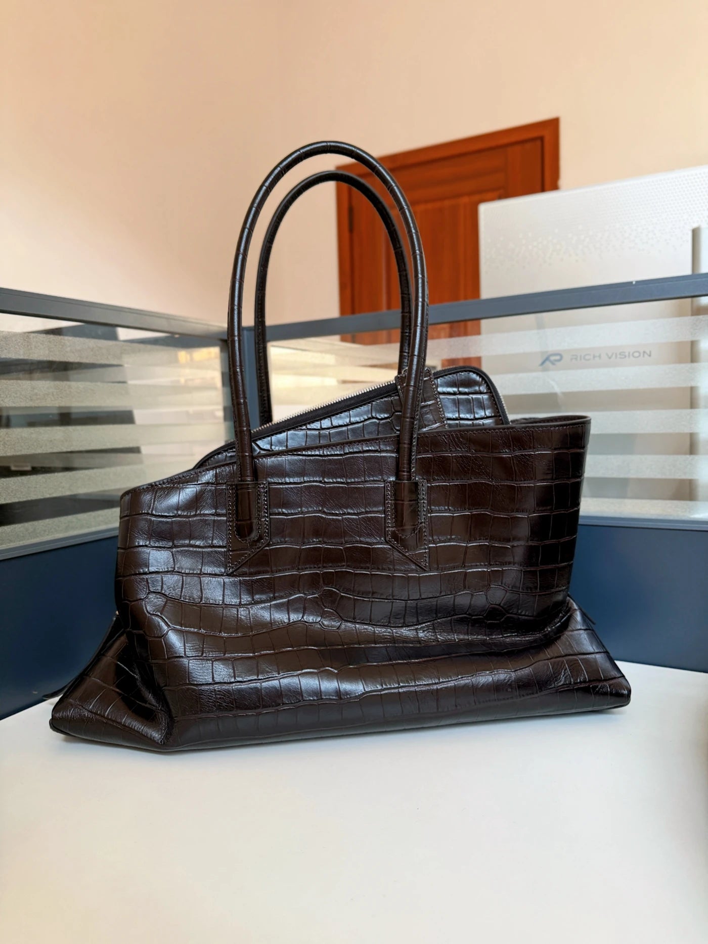 Original Designer Brand Cowhide Single-shoulder Hand-carry Commuter Large-capacity Underarm Tote Bags for Women